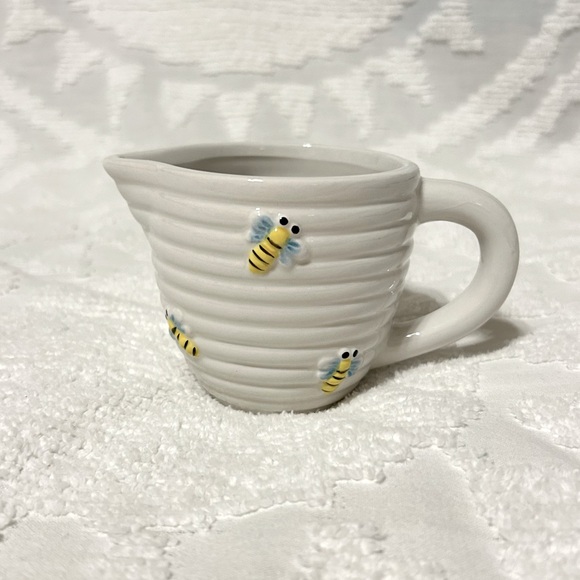 Home Essentials Bumble Bee Ceramic Sugar and Creamer Set - Picture 8 of 16